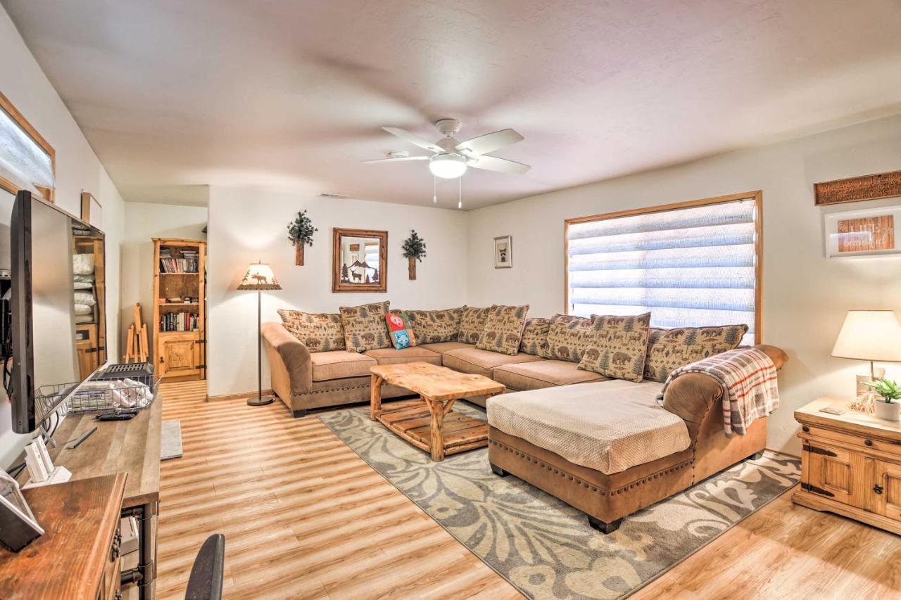 Big Bear Cabin With Deck And Hot Tub, Near Resorts! بيغ بير لاكي، سان بيرناردينو، كاليفورنيا المظهر الخارجي الصورة